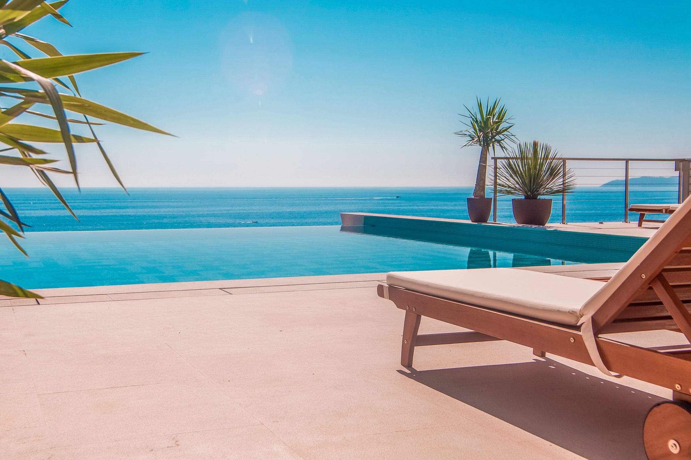 Jardines de Bellas Artes infinity pool ocean